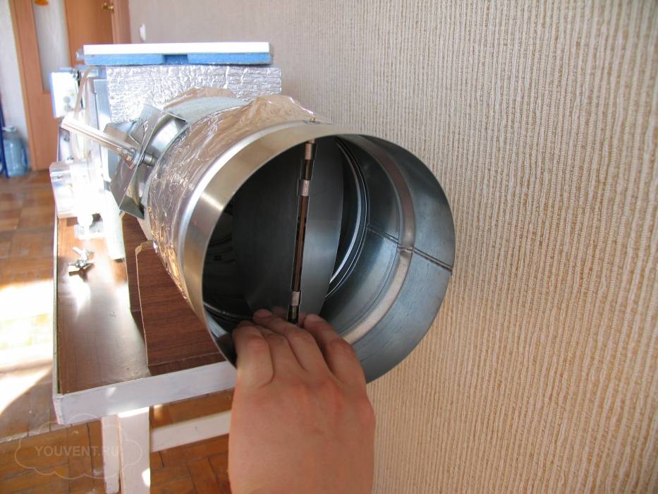 Клапан приточно-вытяжной вентиляции в стене