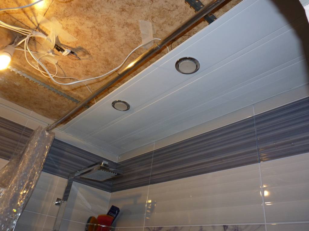 Монтаж натяжного потолка в ванной комнате и видео установки