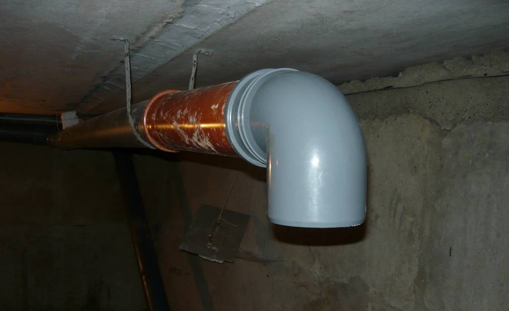 Вентиляция в частном доме из канализационных труб: за и против