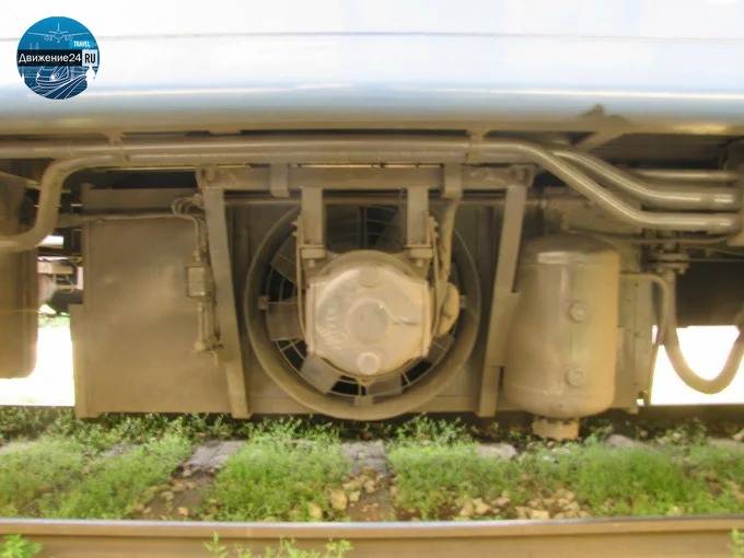 Установка кондиционирования воздуха пассажирского железнодорожного   вагона - патент рф 2278794 - фишбейн борис давидович