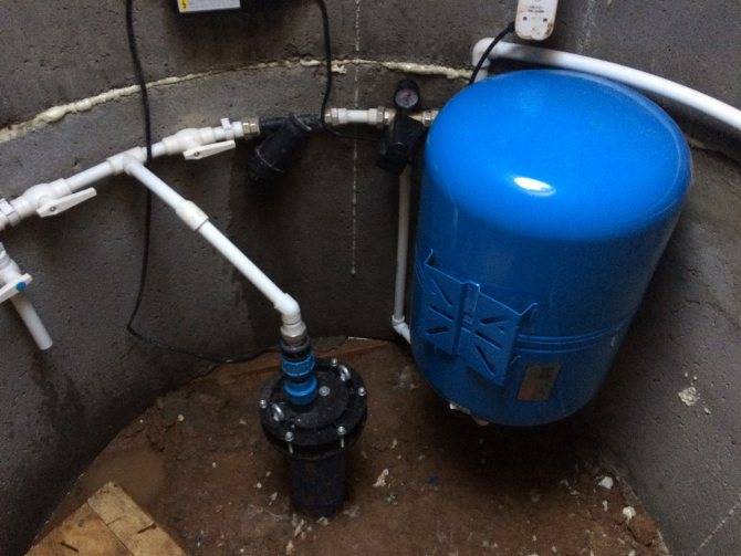 Как сделать водоснабжение частного дома из скважины – теория и практика