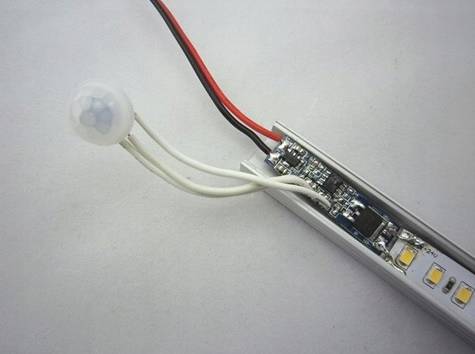 Сенсорный выключатель для светодиодной ленты: виды, конструкция и монтаж