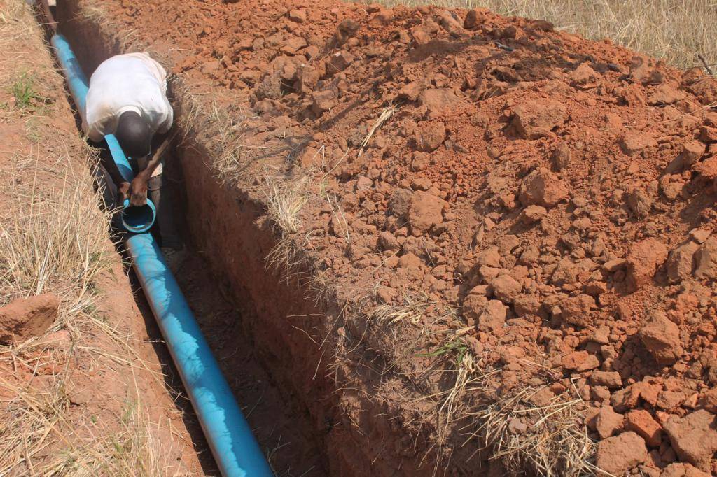 Глубина заложения канализационных труб: минимальная и оптимальная величина для закладки трубопровода