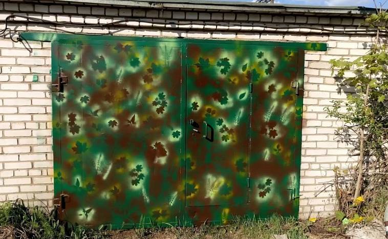 Рассмотрим как покрасить металлический гараж своими руками