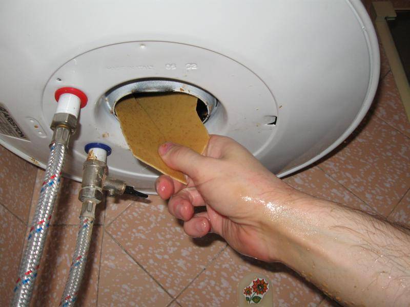 Как почистить водонагреватель от накипи в домашних условиях