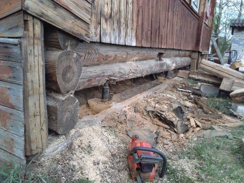 Как выполняется замена нижнего венца деревянного дома своими руками: технологии и рекомендации | stroimass.com