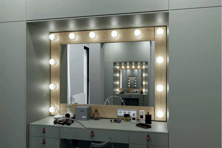Зеркало с лампочками, преимущества, классификация изделий