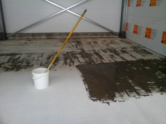 Чем покрывают бетонный пол в гараже