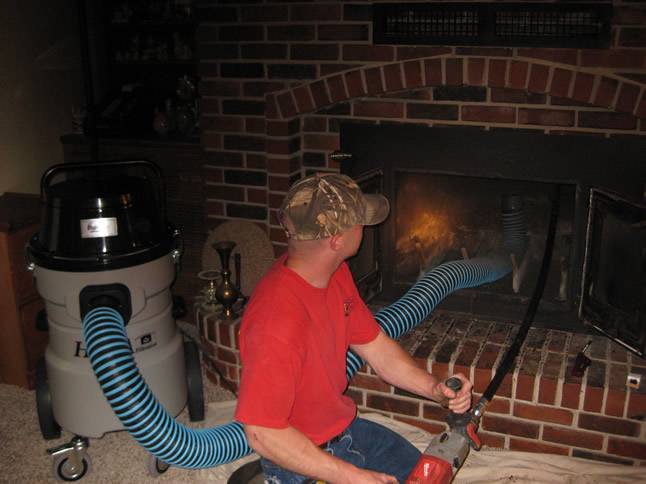 Как почистить трубу дымохода в частном доме?
