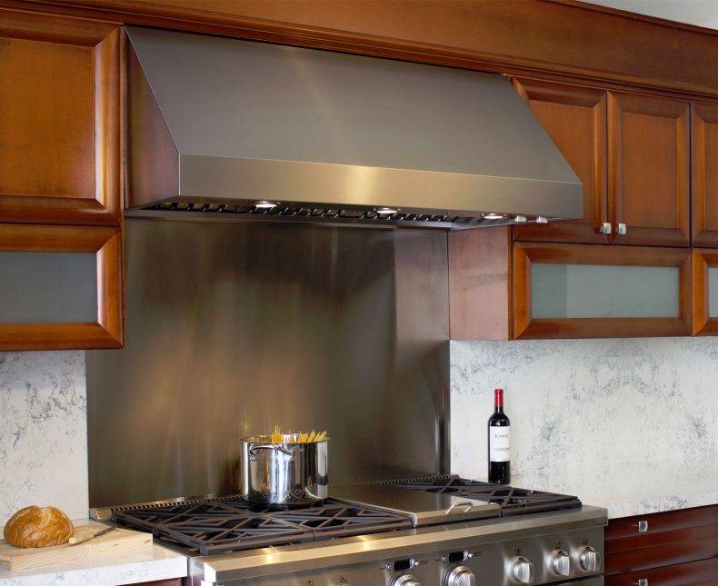 Естественная вентиляция на кухне с вытяжкой: когда она необходима, плюсы и минусы