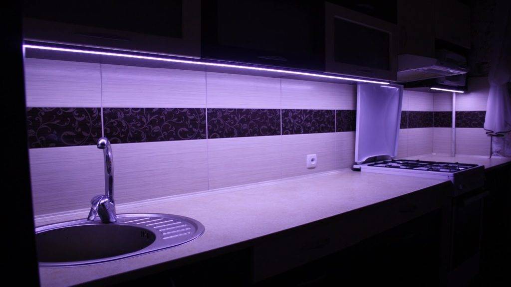 Установка светодиодной ленты на кухне: выбор места и способы крепления