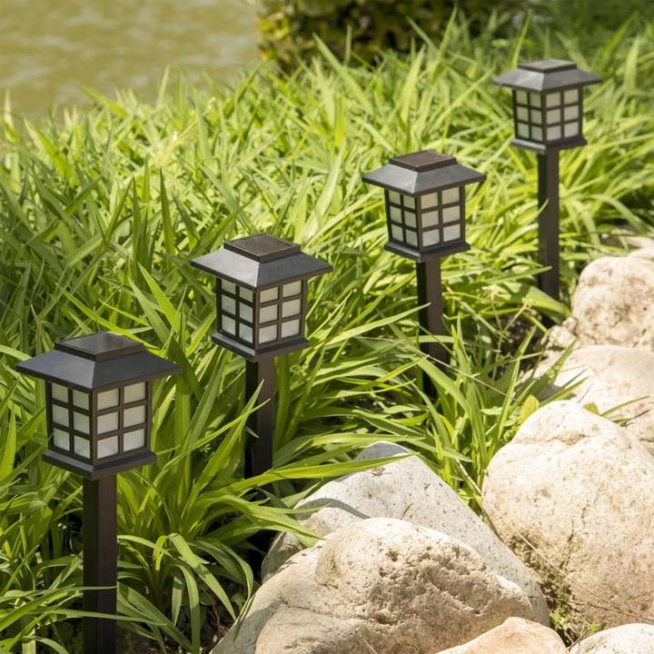 10 лучших садовых светильников на солнечных батареях