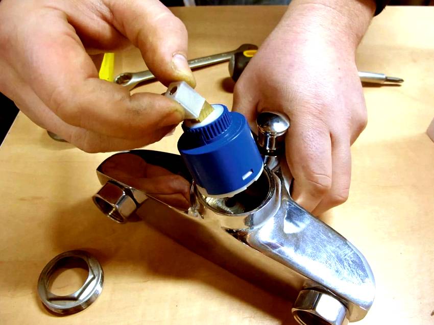 Устройство смесителя для кухни: ремонт однорычажного крана