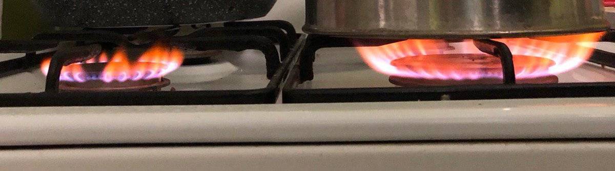 Красное пламя в газовом котле. почему газ начинает гореть оранжевым пламенем вместо синего?&nbsp. причины появления оранжевого цвета пламени