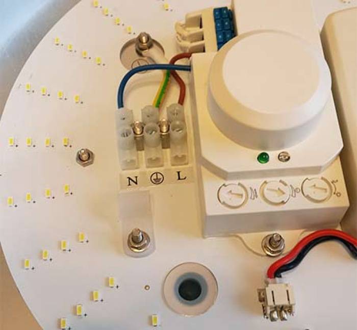 Лампа с датчиком движения: варианты схем подключения светодиодных ламп для квартиры, дома, офиса