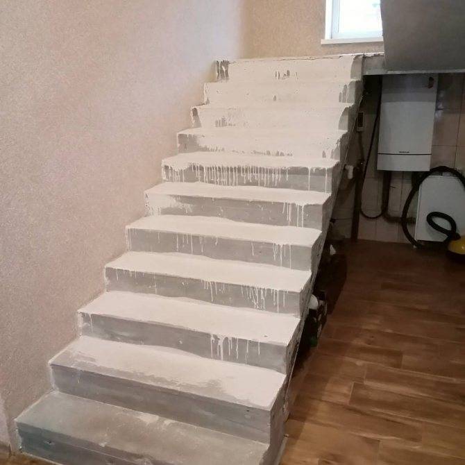 Отделка готовой бетонной лестницы в частном доме или коттедже