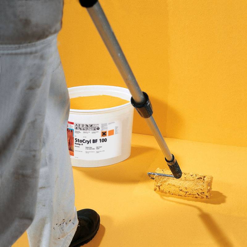 Чем лучше покрасить бетон и какова техника окрашивания