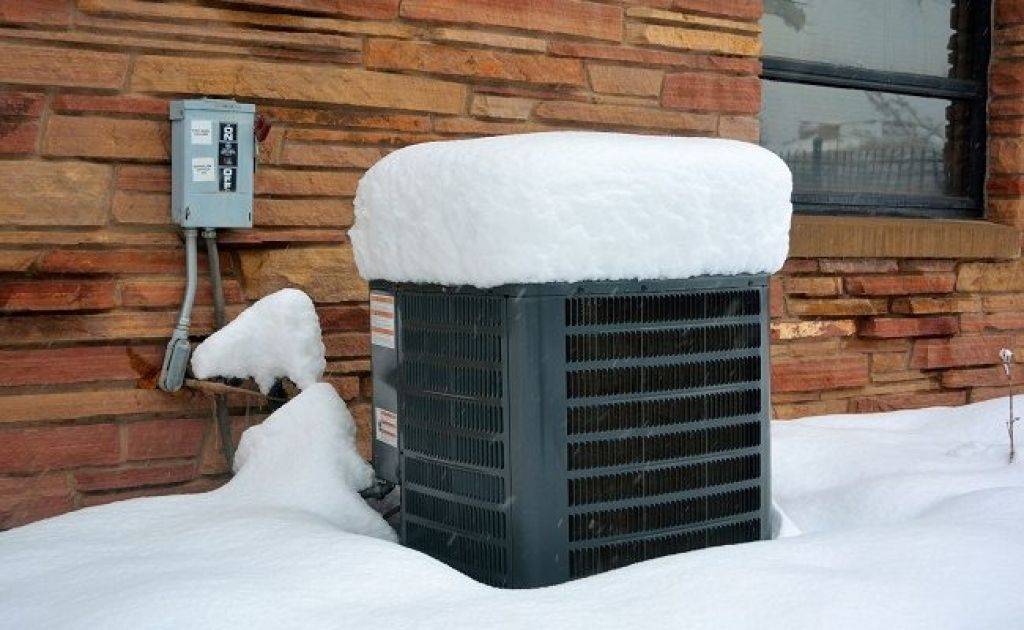 Можно ли включать кондиционер зимой при минусовой температуре на улице. использование устройства на обогрев