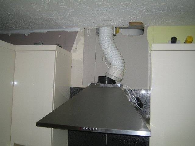 Самостоятельное подключение вытяжки к вентиляции на кухне