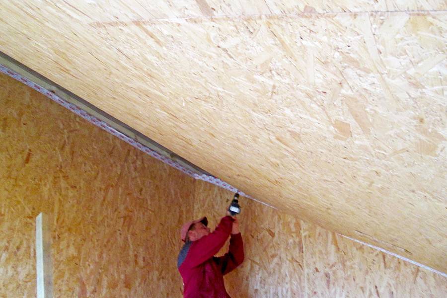 Подшивка потолка осб плитой: плюсы и минусы, выбор плиты на потолок, технология монтажа.