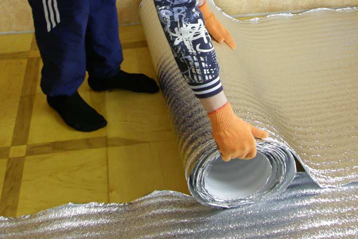 Какой стороной укладывать утеплитель с фольгой: кладка, монтаж, чем приклеить, как правильно крепить