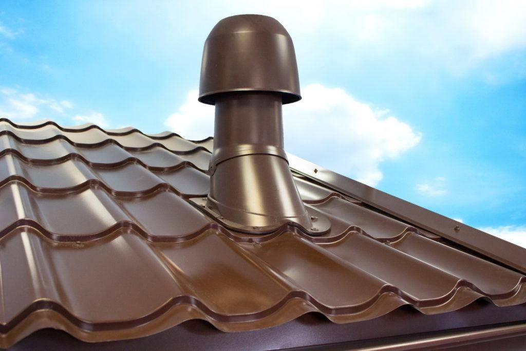 Конструкция и монтаж вентиляционного выхода для металлочерепицы на крыше и подкровельном пространстве