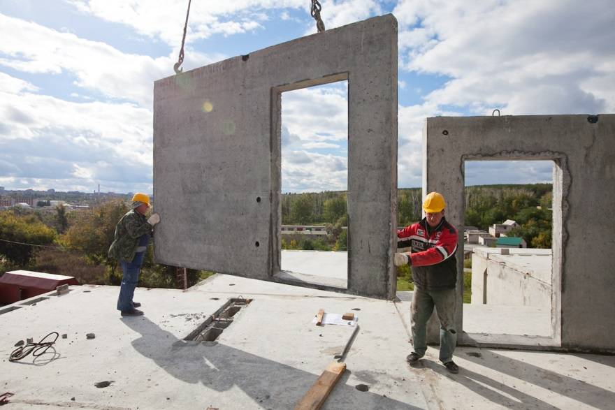 Дом из бетонных панелей: виды материалов и технология строительства