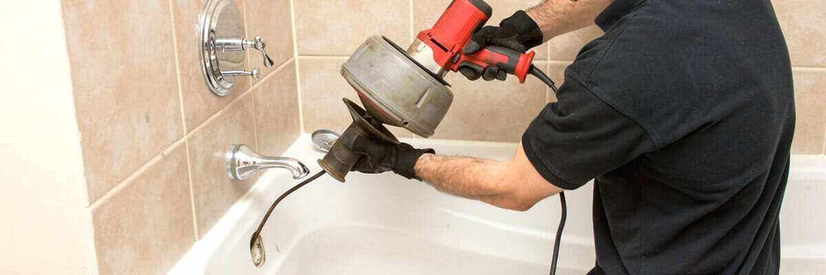 Как устранить запах из канализации в частном доме или квартире