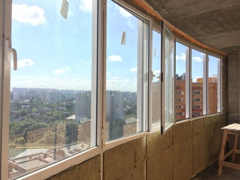 Панорамное остекление балкона (достоинства и недостатки) - 34 фото