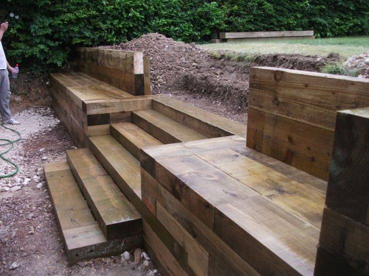 Отделка деревом бетонных лестниц: виды древесины, технология, преимущества