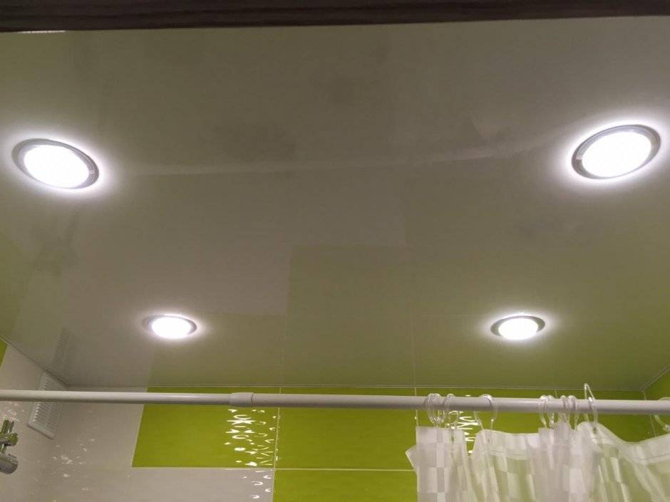 Расположение светильников на натяжном потолке: как лучше расположить точечные лампочки, схемы, варианты, фото