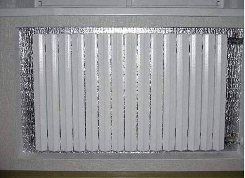 Теплоотражающий экран за радиатором: ставить или нет?