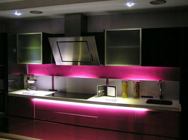 Варианты кухонного освещения с использованием светодиодных лент