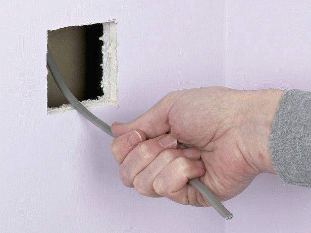 Как починить розетку вилку в стене если она выпала