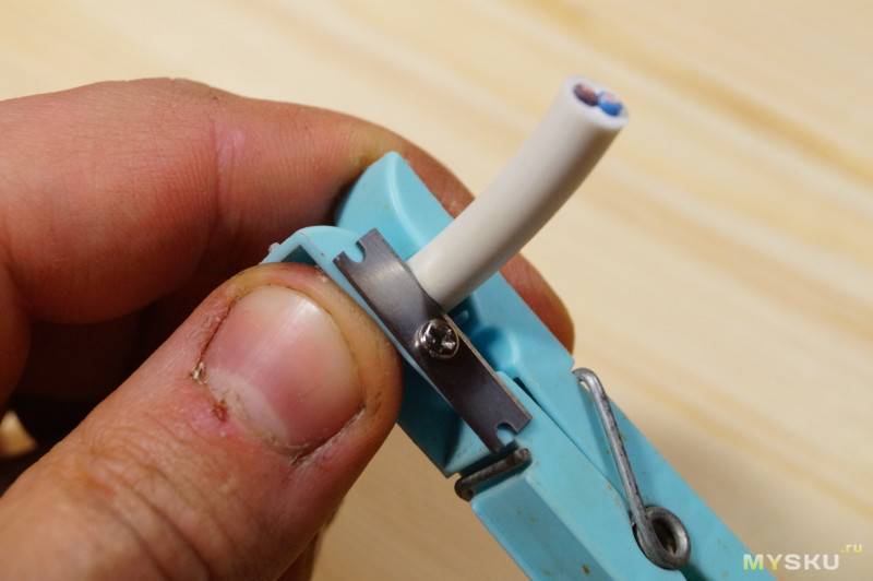 Инструмент для зачистки изоляции проводов и кабелей
