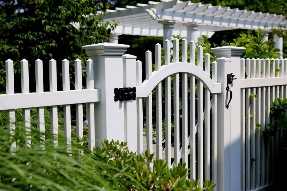 Забор для дома — особенности выбора и варианты применения забора. советы по подбору дизайна и стиля ограждения (80 фото)