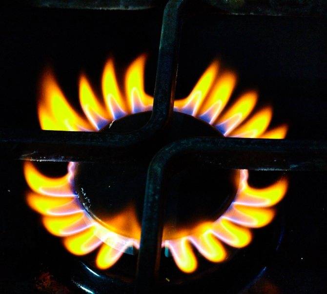 Украинцы жалуются на красный газ в конфорках