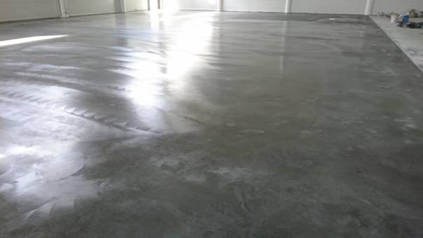 Чем покрыть бетонный пол — советы экспертов