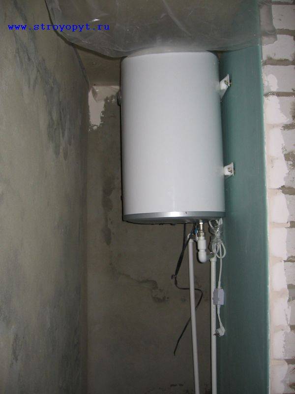 Как крепить водонагреватель к стене? - строительство просто