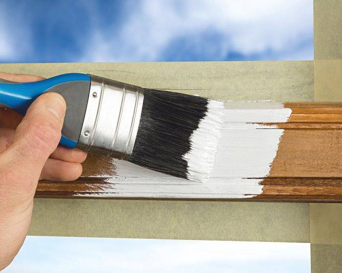 Покраска деревянных окон: технология выполнения работ своими руками