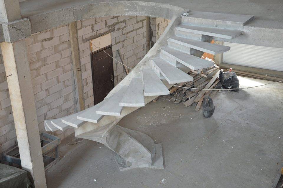 Металлический каркас для входной и уличной лестницы под террасную доску и любые ступени от 30 000 руб.