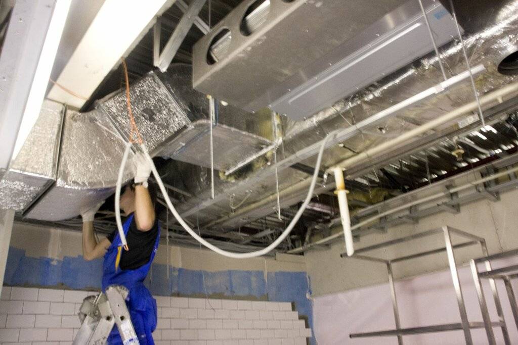 Сервисное обслуживание промышленных кондиционеров в москве