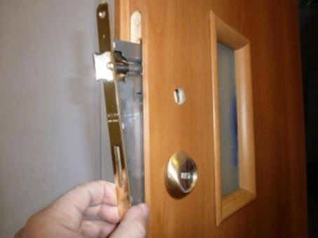 Какие инструменты необходимы для установки межкомнатной двери