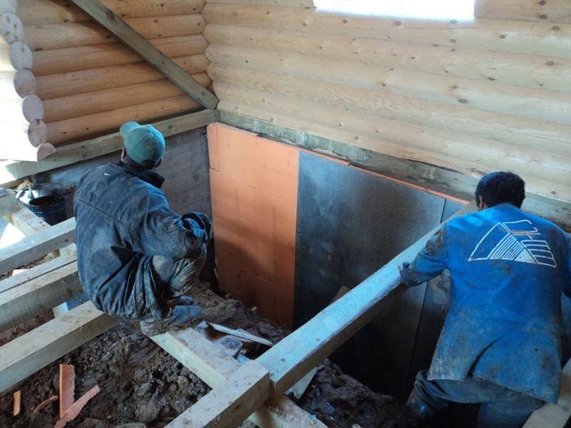 Как утеплить фундамент деревянного дома снаружи своими руками, пошаговая инструкция