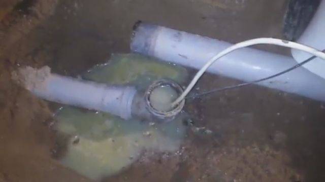 Как можно разморозить канализационную пластиковую трубу под землей своими руками