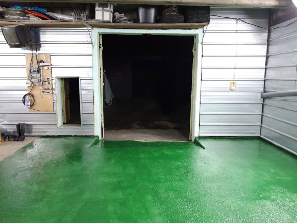 Чем покрасить бетонный пол в гараже, чтобы не пылил: что лучше для покрытия
