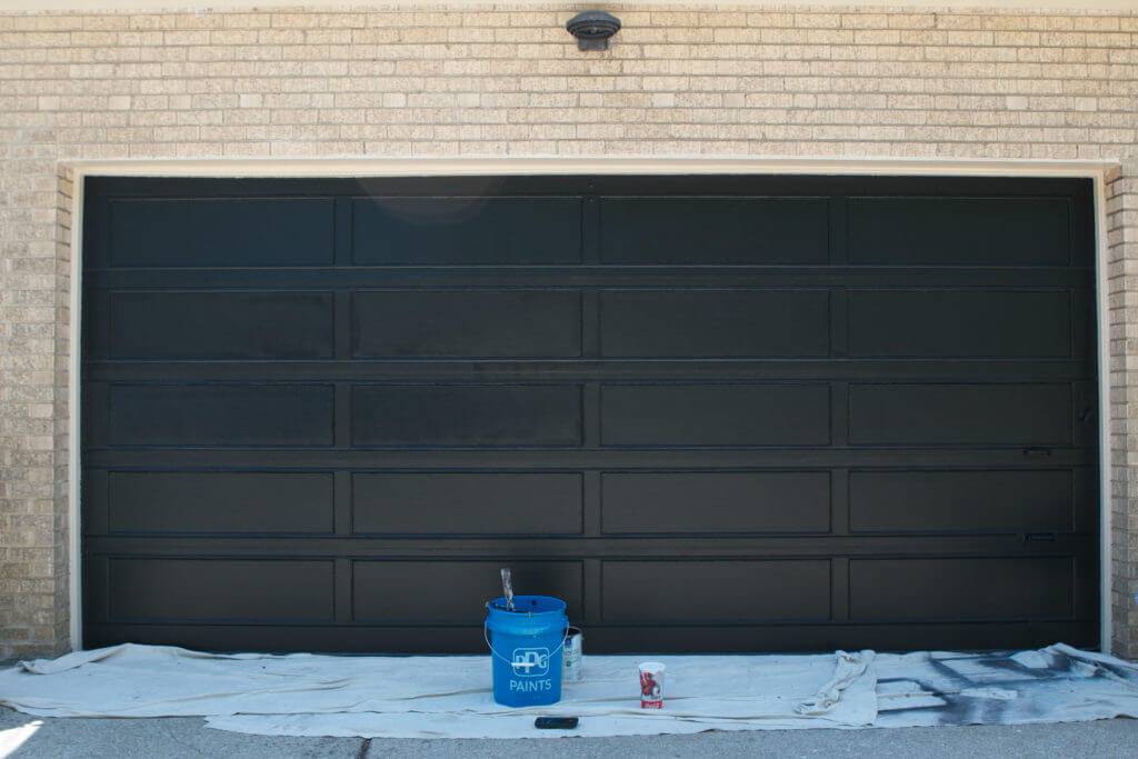 Чем покрасить ржавые ворота гаража? - большая стройка