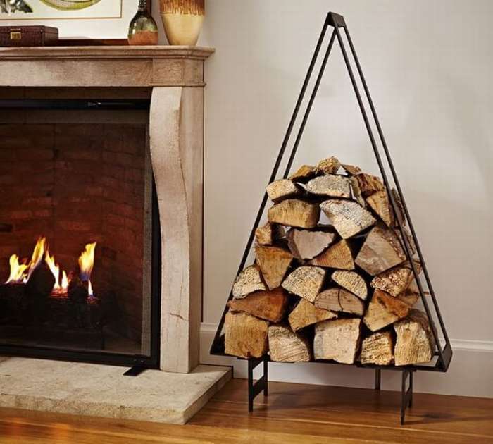 Чем лучше топить камин: дровами, углем или битопливом?