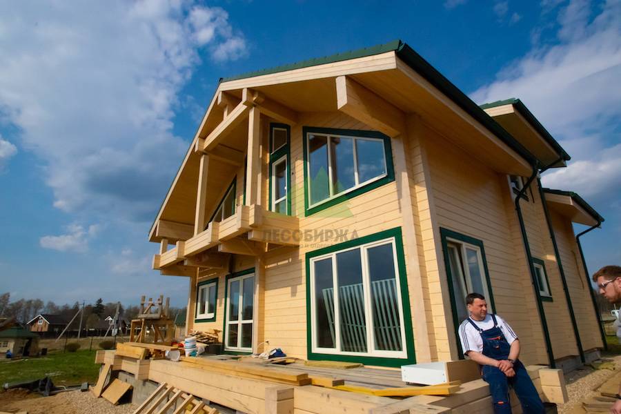 Чем покрасить деревянный дом снаружи - подробный обзор - строительство и ремонт