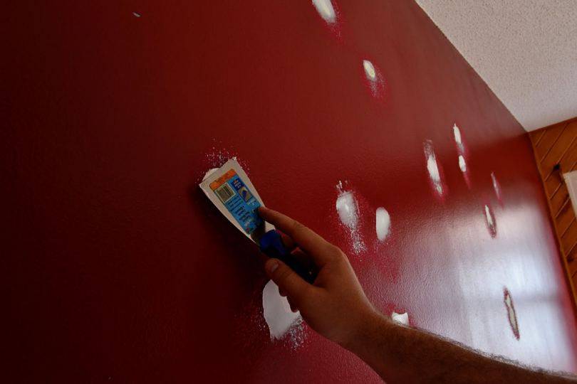 Как покрасить стены в гараже: особенности работы с кирпичными, бетонными и по штукатурке, фото, а также чем лучше покрыть внутри и снаружи, какой цвет выбрать?